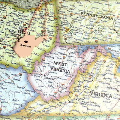 Staat West Virginia Shaped Halskette mit Herz Namen Rose Gold