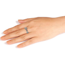 Dein Name in Silber: Ein Blick hinter die Magie des Cut-Out Rings