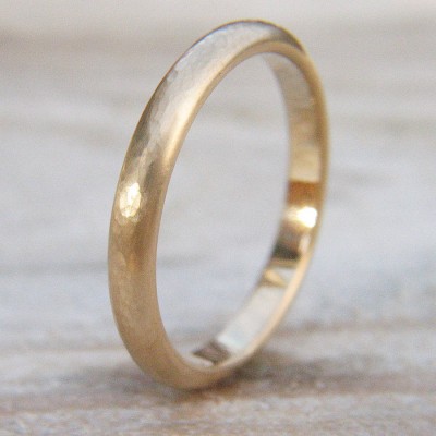 3mm Hammered Wedding Ring in 18 karätigem Gold