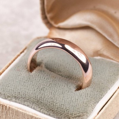 Einfache Handgemachte Mens Wedding Ring in 18 karätigem Gold