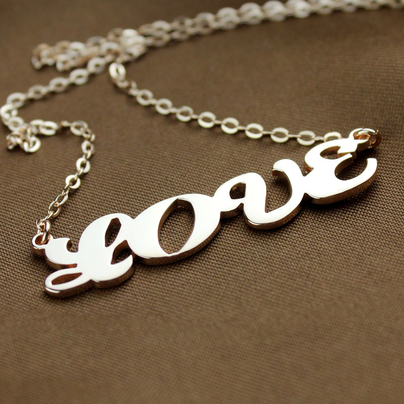18ct Rose Gold überzogenes Kapital Puff Font Name Halskette