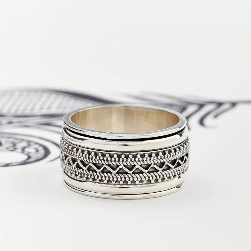 Mens Chunky Tribal Spinning Ring