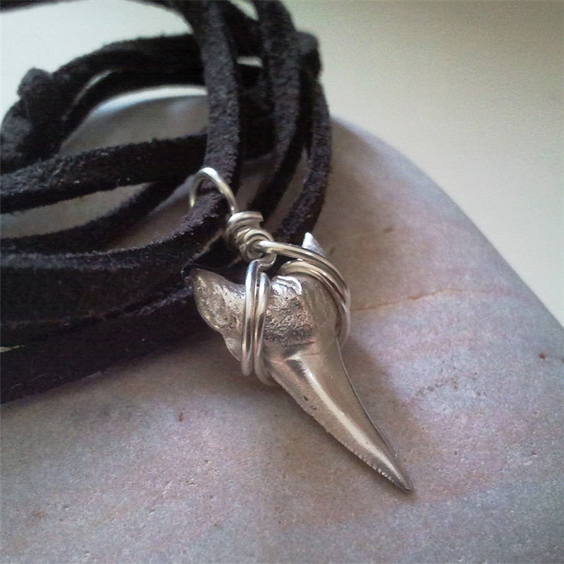 Silber Sharks Tooth Halskette